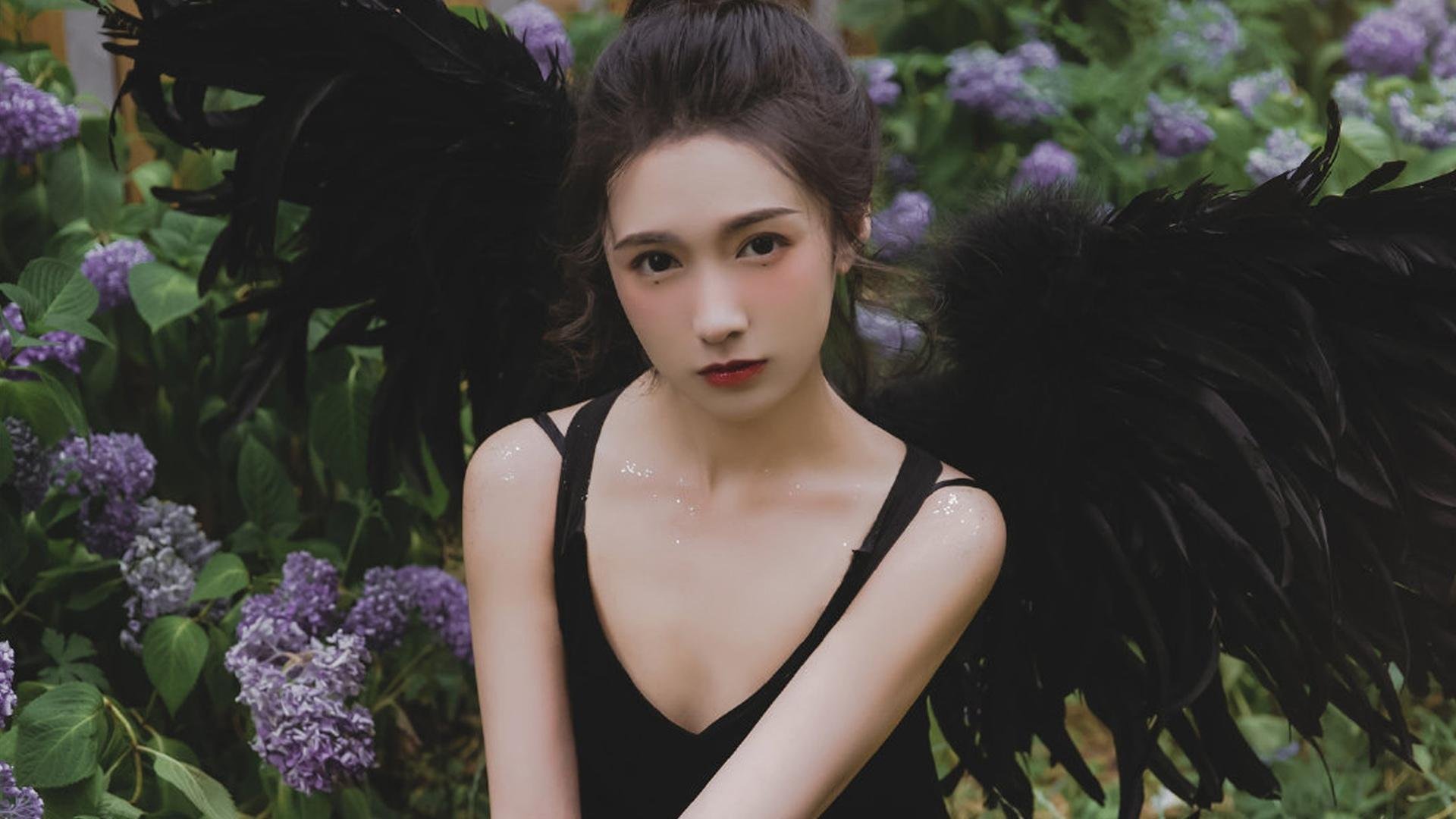 华体会hth网址-竞争激烈的比赛中球队击败对手，收获胜利，比赛竞争激烈怎么形容