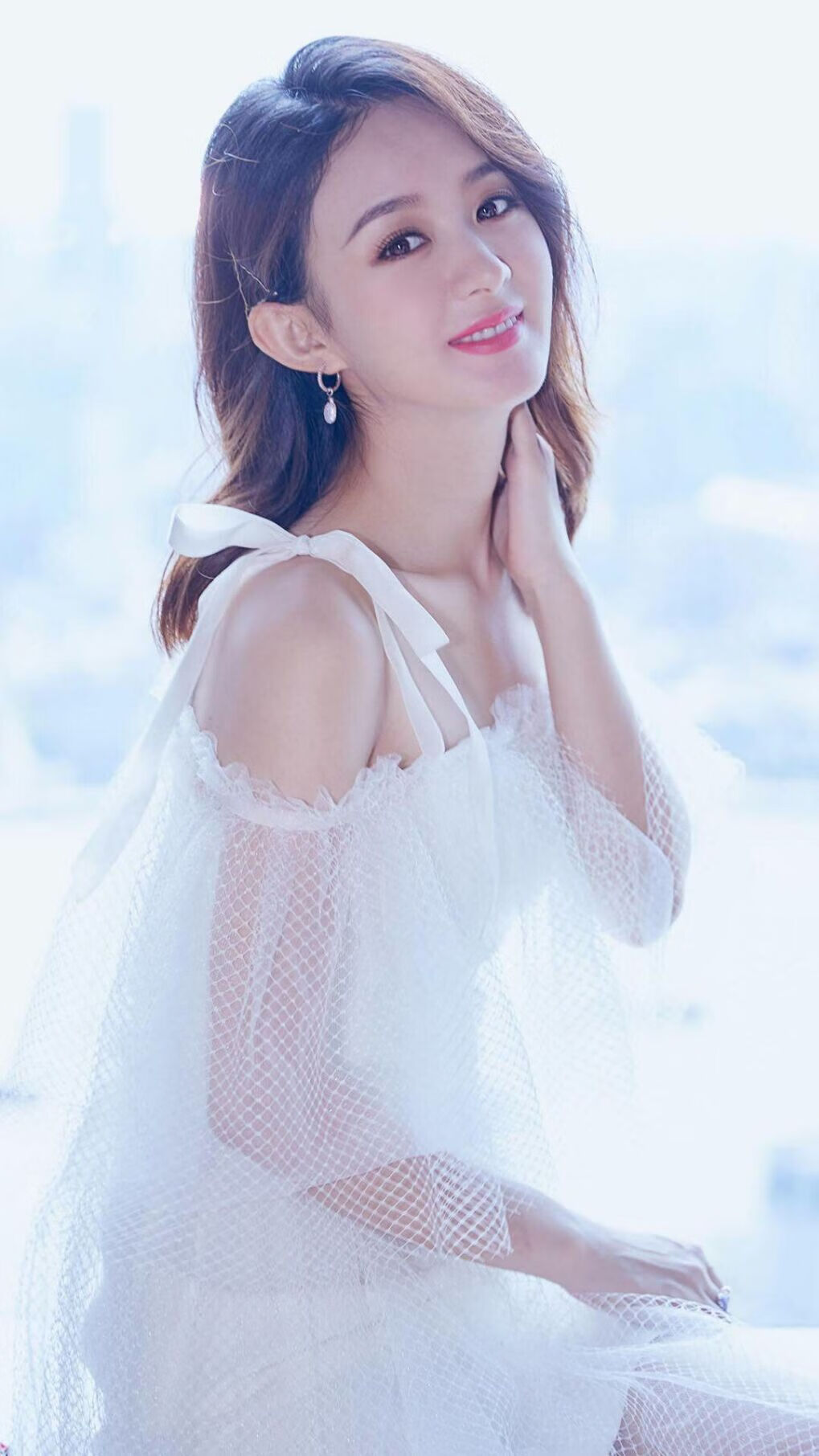 边锋是否比中锋拥有更大自由度决定进攻发起路径，边锋重要吗